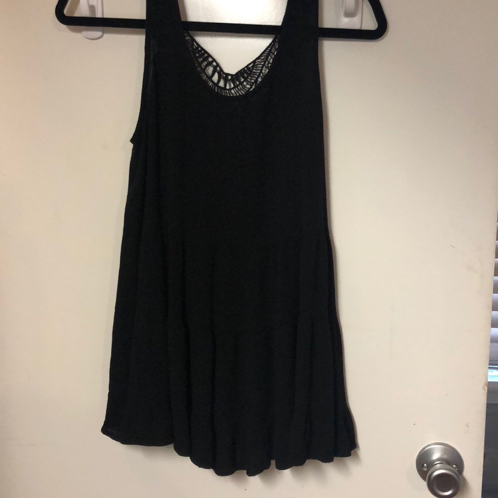 DAINTY AND FLOWY TANK